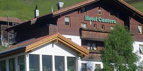 Hotel Cuntera
