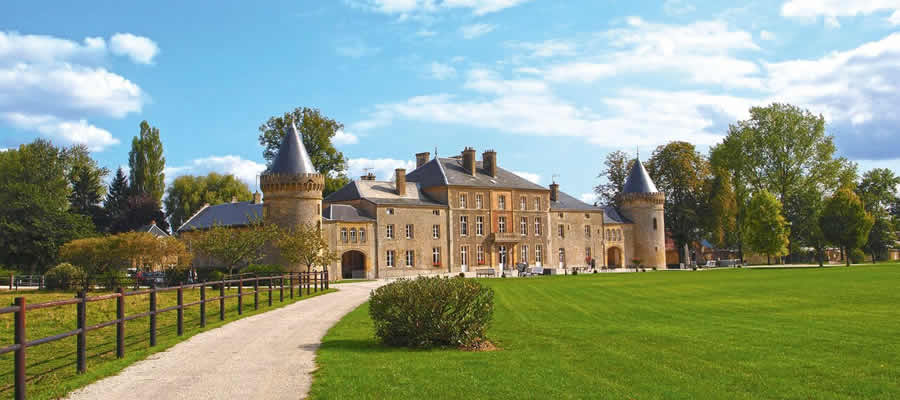 Château du Faucon in Donchery